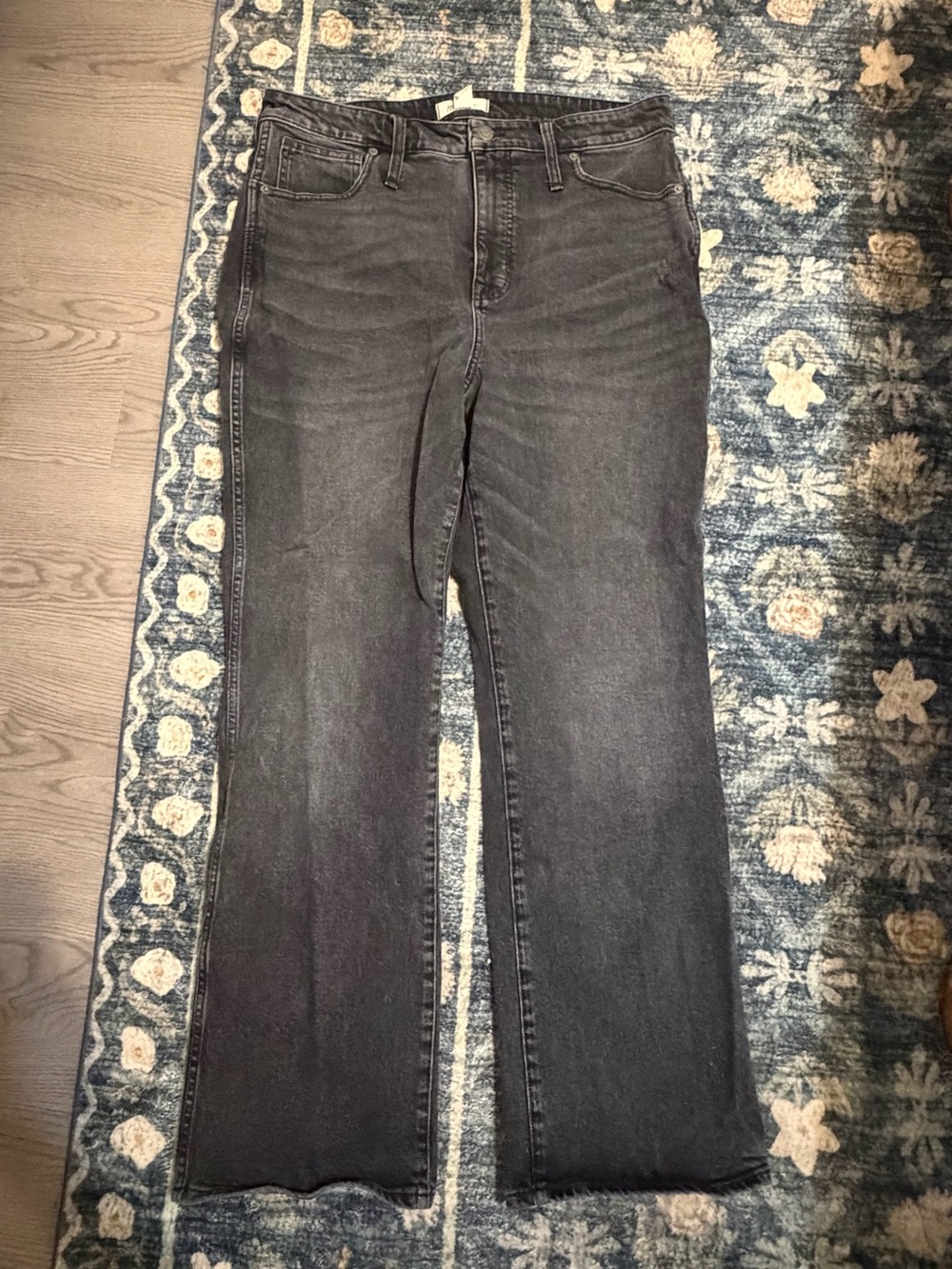 Madewell Women's Washed Black Straight-Leg Jeans